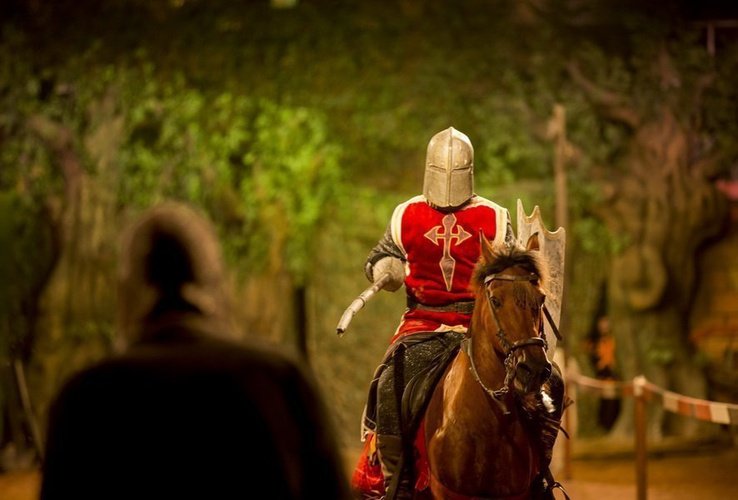 Cena-espectáculo 'desafío medieval' Parque Vacacional Magic Robin Hood Alfaz del Pi